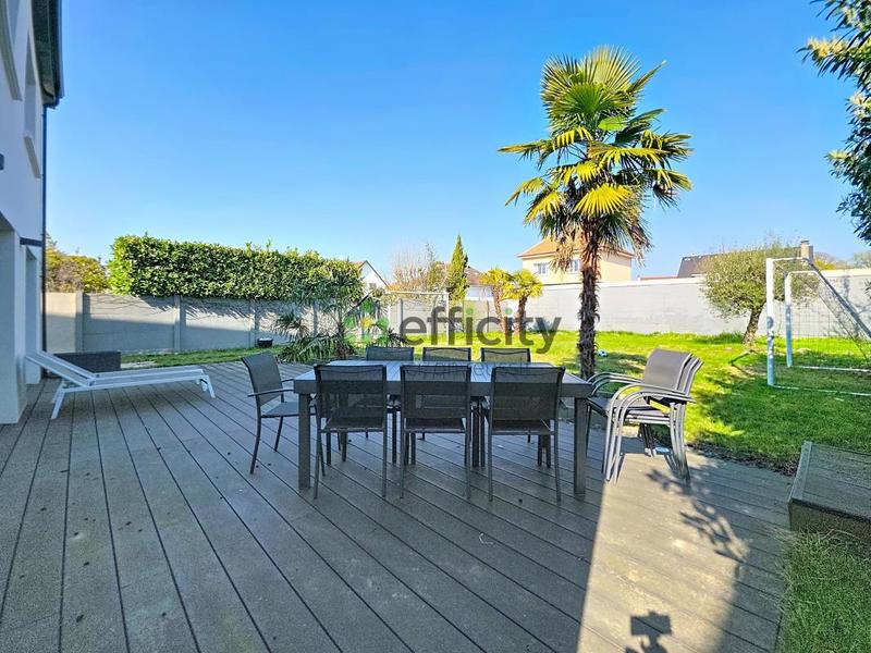 Pavillon - 165 m² - 6 pièces