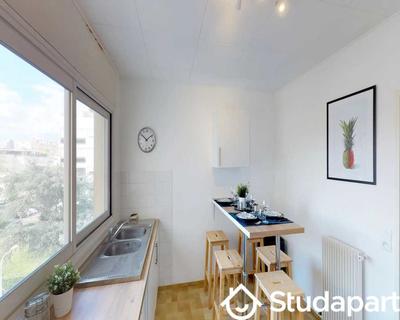 Chambre - 120 m² - 1 pièce