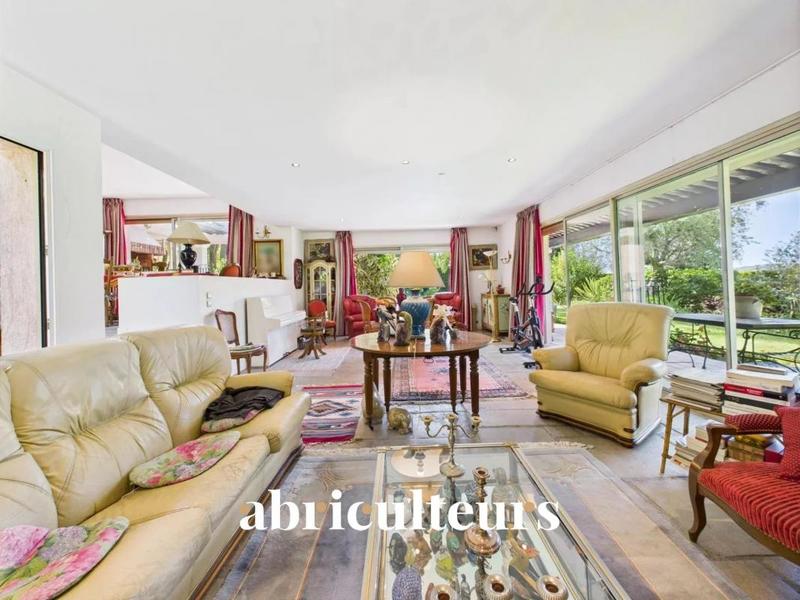 Maison - 276 m² - 7 pièces