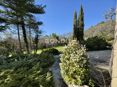 Villa - 175 m² - 6 pièces