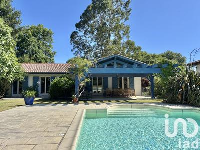 Maison - 210 m² - 8 pièces