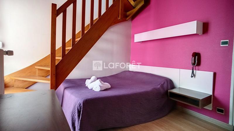 Local commercial - 738 m²