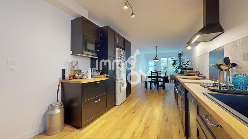 Maison - 185 m² - 7 pièces