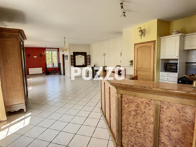 Maison - 295 m² - 10 pièces