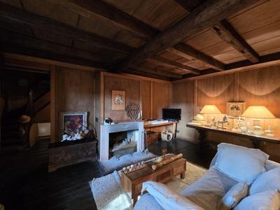 Maison - 230 m² - 6 pièces