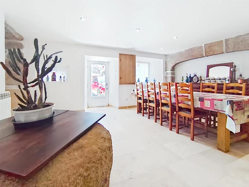 Maison - 300 m² - 9 pièces