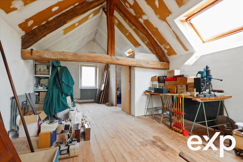 Demeure - 301 m² - 7 pièces