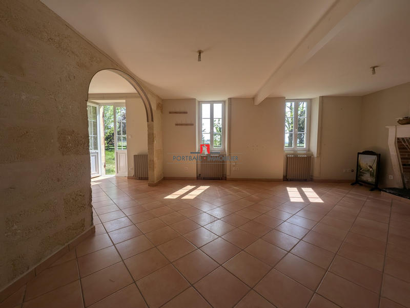 Maison ancienne - 172 m² - 8 pièces