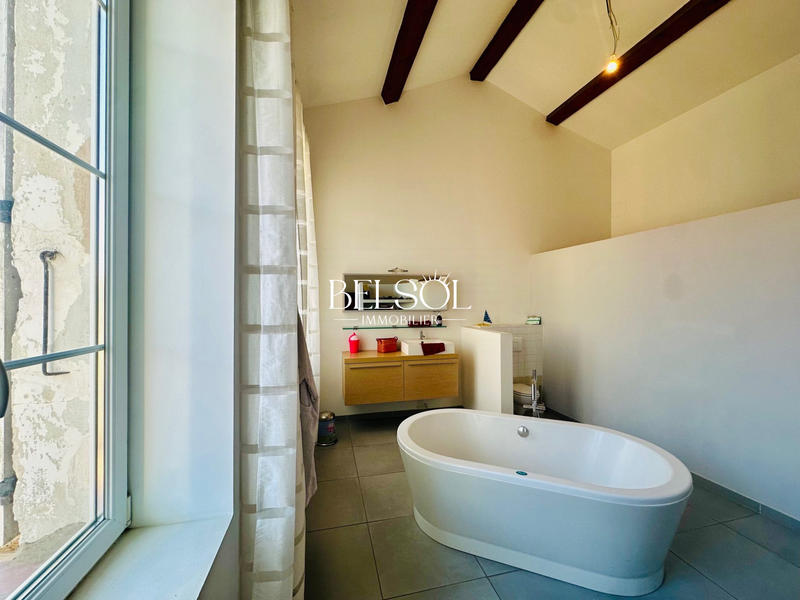 Maison - 458 m² - 7 pièces