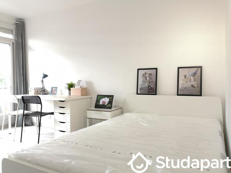 Chambre - 13 m² - 1 pièce