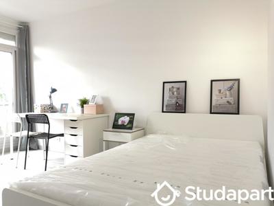 Chambre - 13 m² - 1 pièce