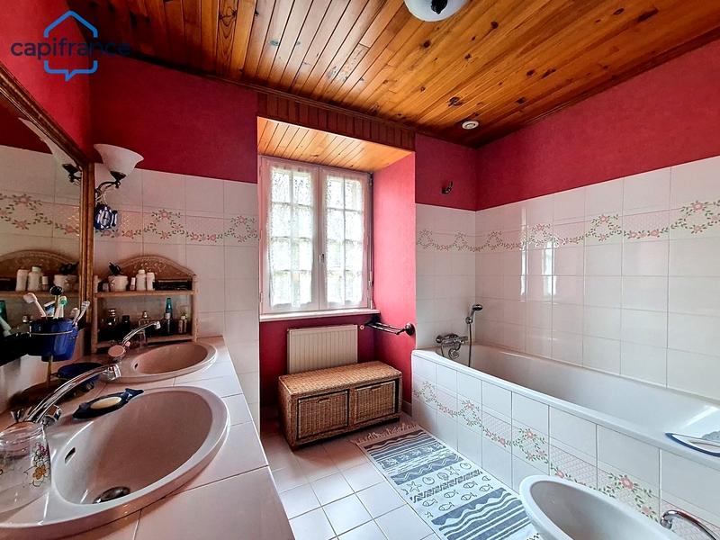 Maison en pierre - 163 m² - 8 pièces