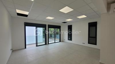 Bureau - 46 m² - 1 pièce