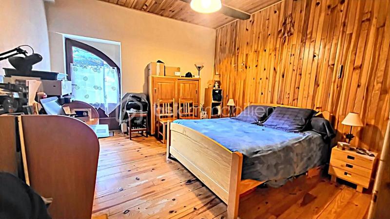 Maison traditionnelle - 275 m² - 12 pièces