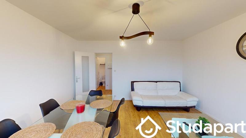 Chambre - 9 m² - 1 pièce