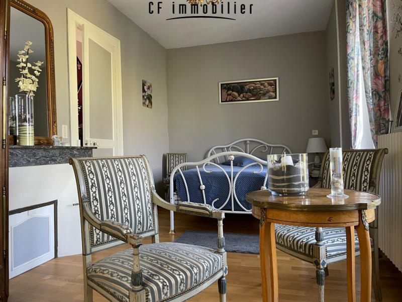 Maison - 180 m² - 8 pièces