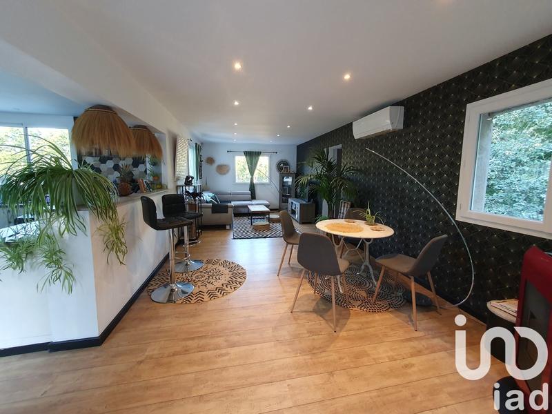 Maison - 220 m² - 8 pièces