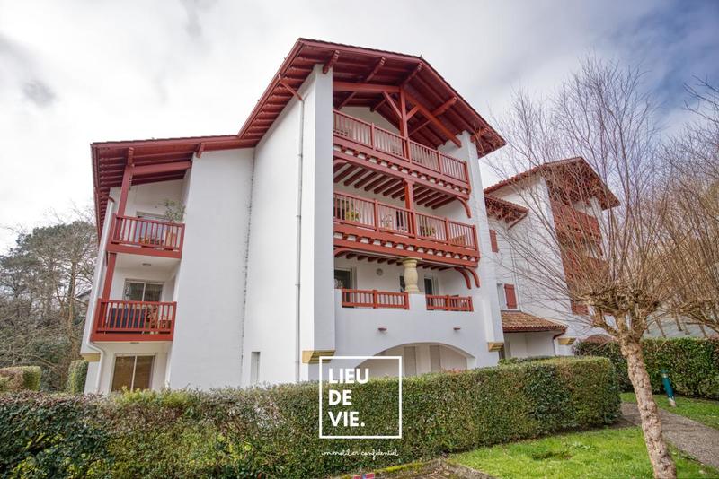 Appartement ancien - 84 m² - 3 pièces