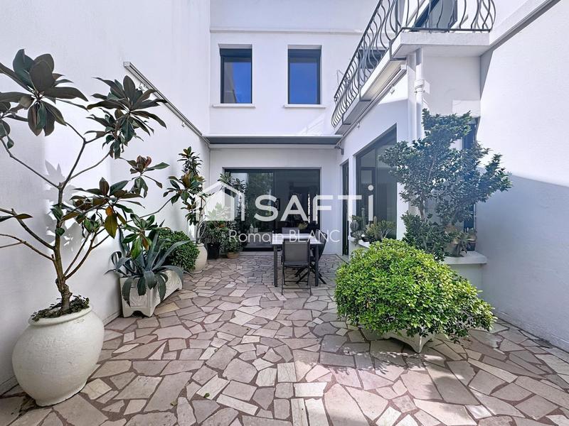 Villa - 346 m² - 9 pièces