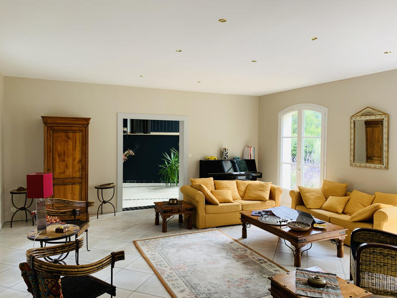 Villa - 463 m² - 13 pièces