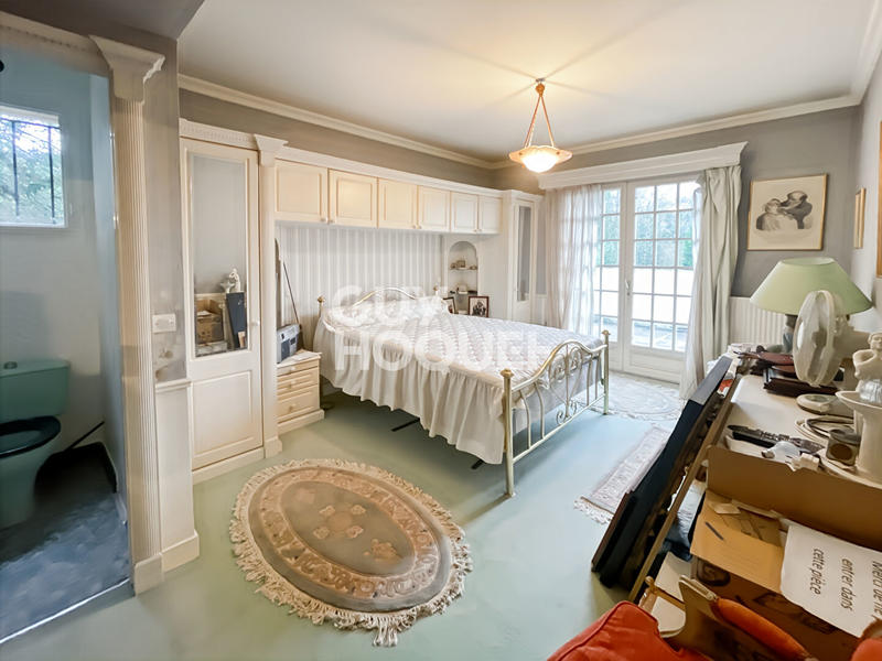 Maison - 311 m² - 13 pièces