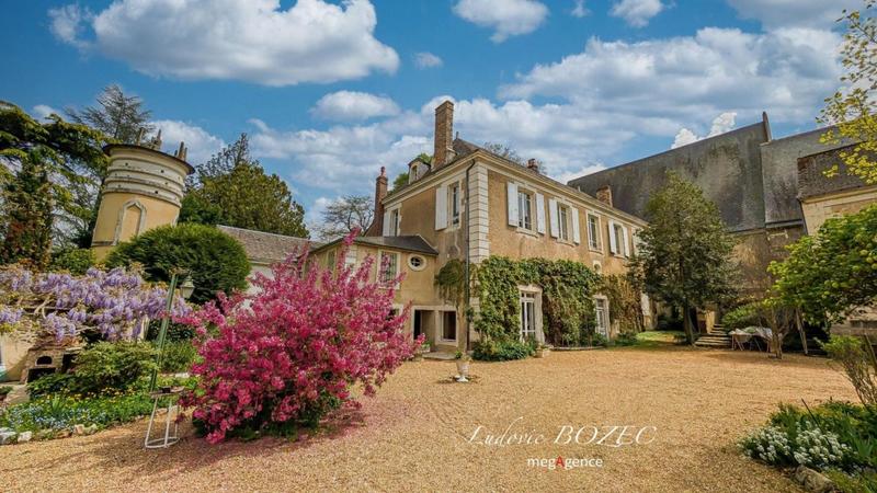 Demeure - 303 m² - 10 pièces