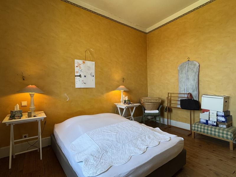 Maison - 225 m² - 7 pièces