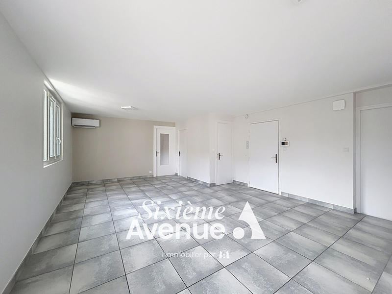 Appartement - 90 m² - 4 pièces