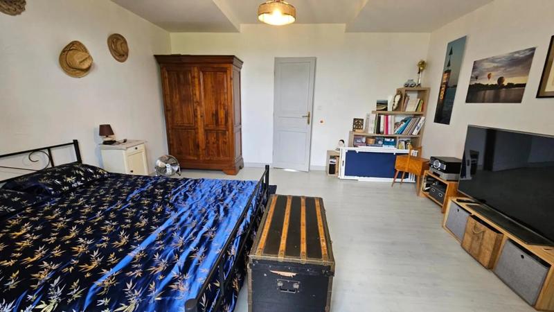 Maison - 285 m² - 11 pièces