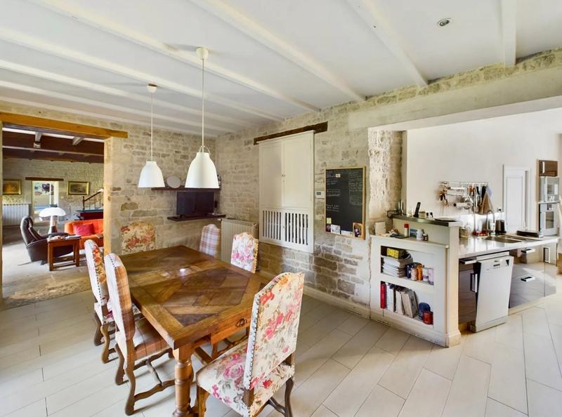 Maison - 336 m² - 10 pièces