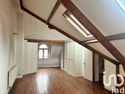 Maison - 245 m² - 12 pièces