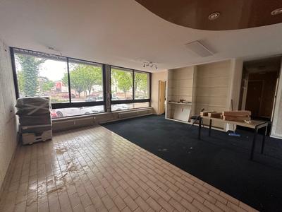 Local commercial - 113 m² - 5 pièces