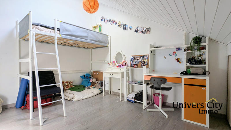 Maison - 158 m² - 8 pièces