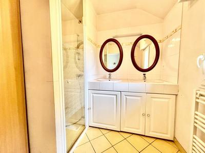 Maison - 121 m² - 5 pièces