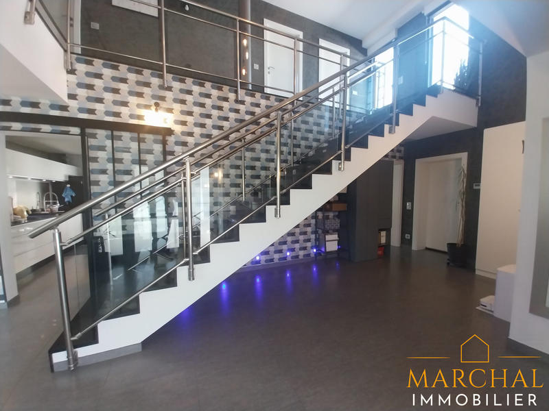 Villa - 251 m² - 8 pièces