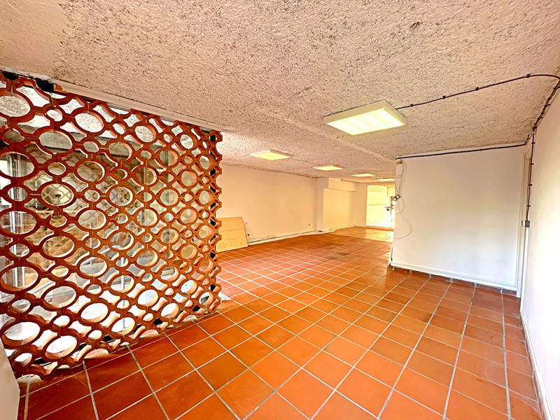 Local commercial - 166 m² - 4 pièces