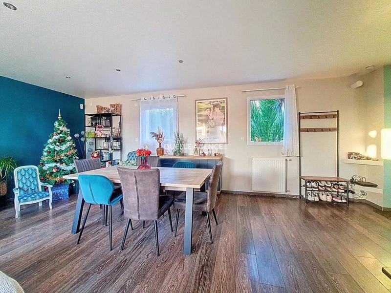 Maison - 90 m² - 5 pièces