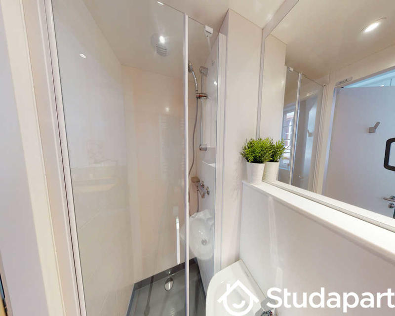 Chambre - 120 m² - 1 pièce