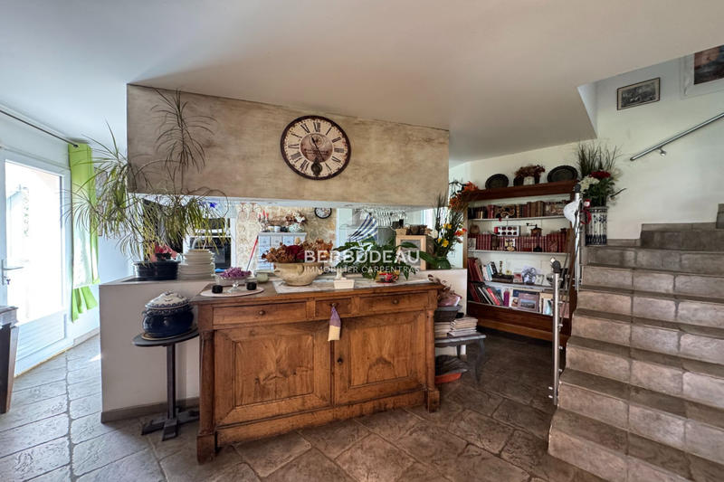 Propriété - 202 m² - 7 pièces