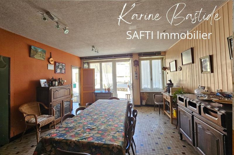 Maison - 280 m² - 16 pièces