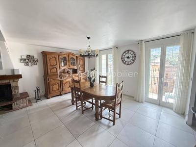 Appartement - 82 m² - 3 pièces