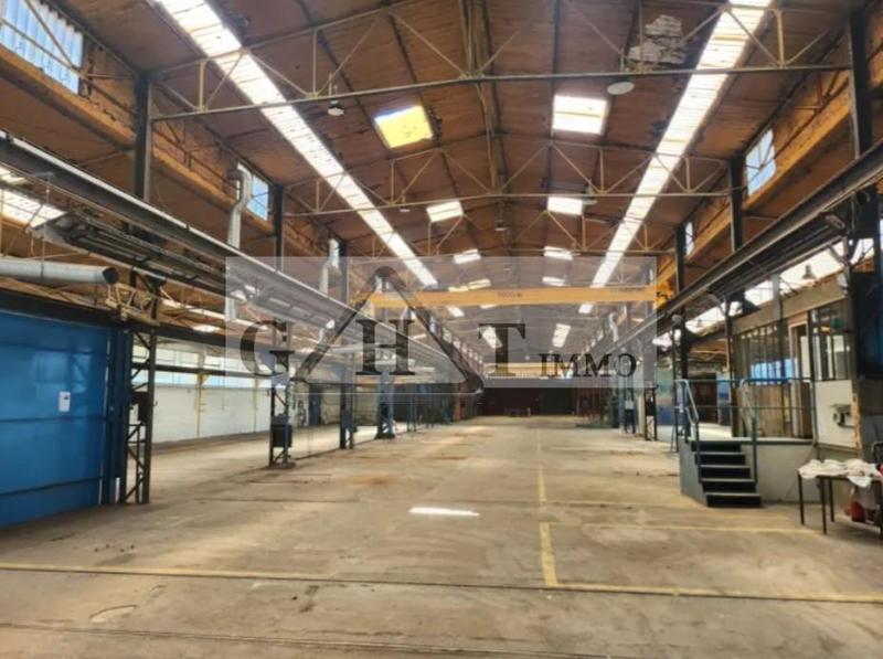 Entrepôt - 3 799 m²