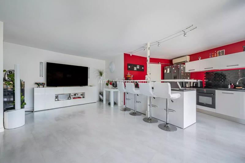 Appartement - 95 m² - 4 pièces