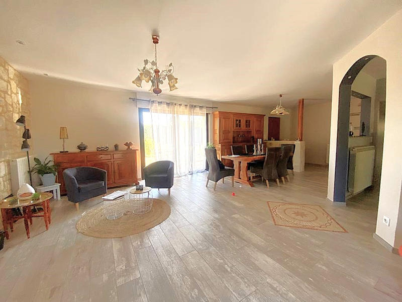 Maison - 161 m² - 8 pièces