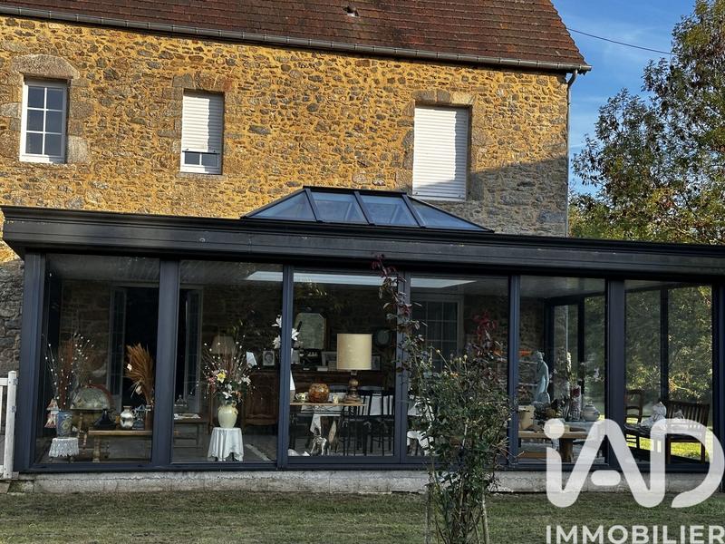 Maison - 202 m² - 6 pièces