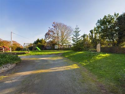 Maison - 90 m² - 6 pièces