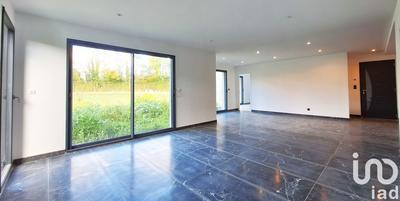 Maison - 180 m² - 8 pièces