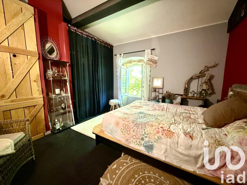 Maison - 250 m² - 7 pièces