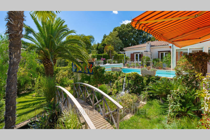 Villa - 300 m² - 9 pièces