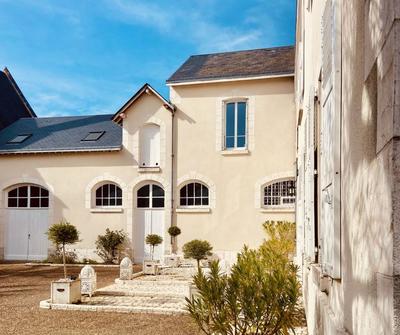 Demeure - 273 m² - 9 pièces